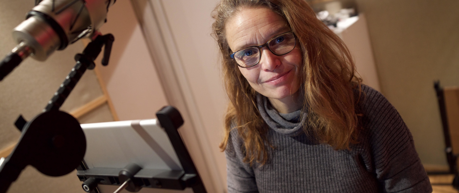 Helga Samset, innleser