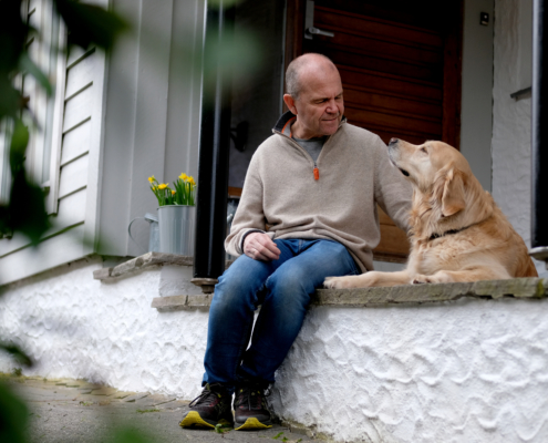 Kurt Ove Mæland med hund